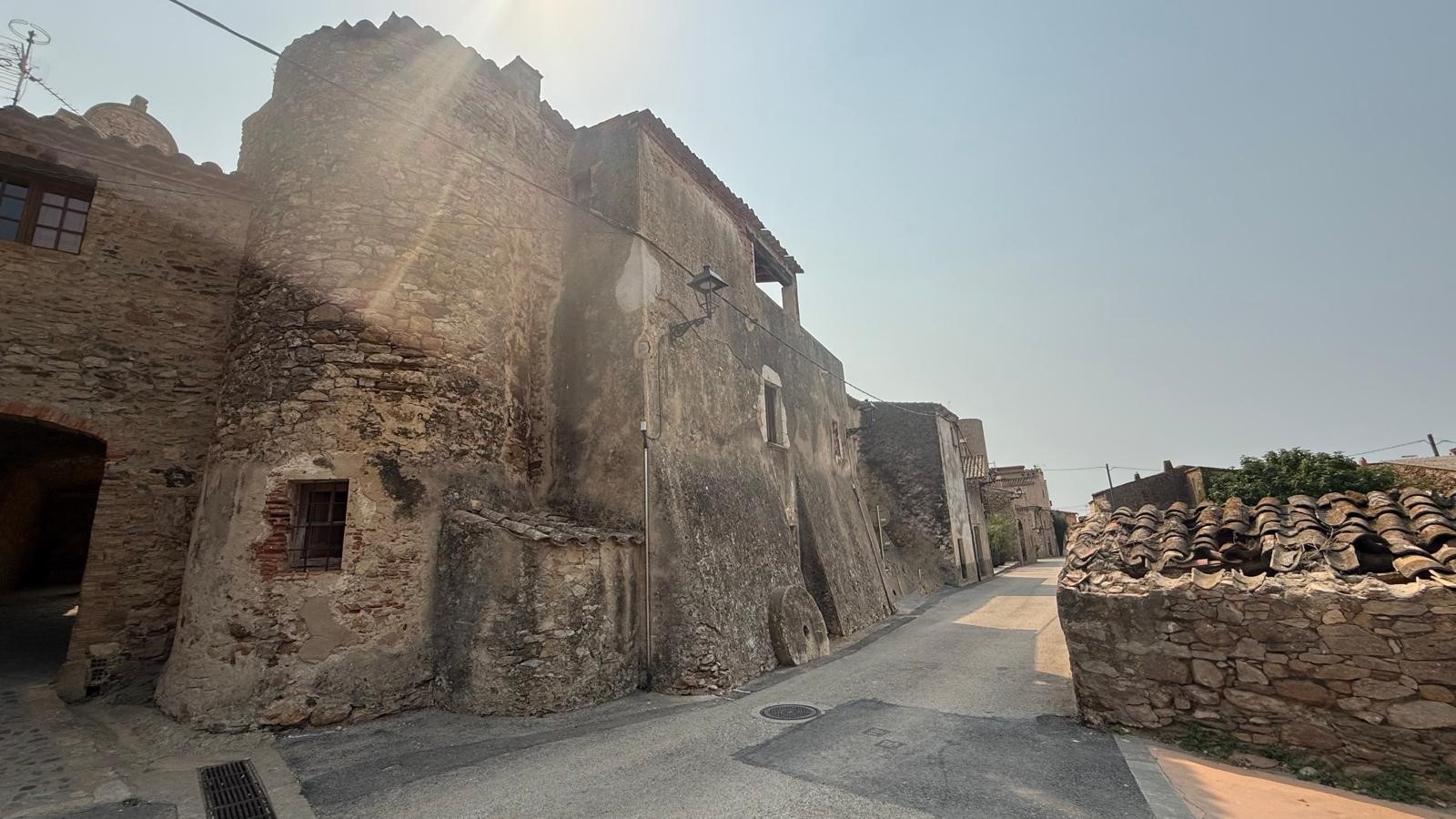 JOYA ARQUITECTÓNICA EN PLENO CORAZÓN DEL BAIX EMPORDÀ
