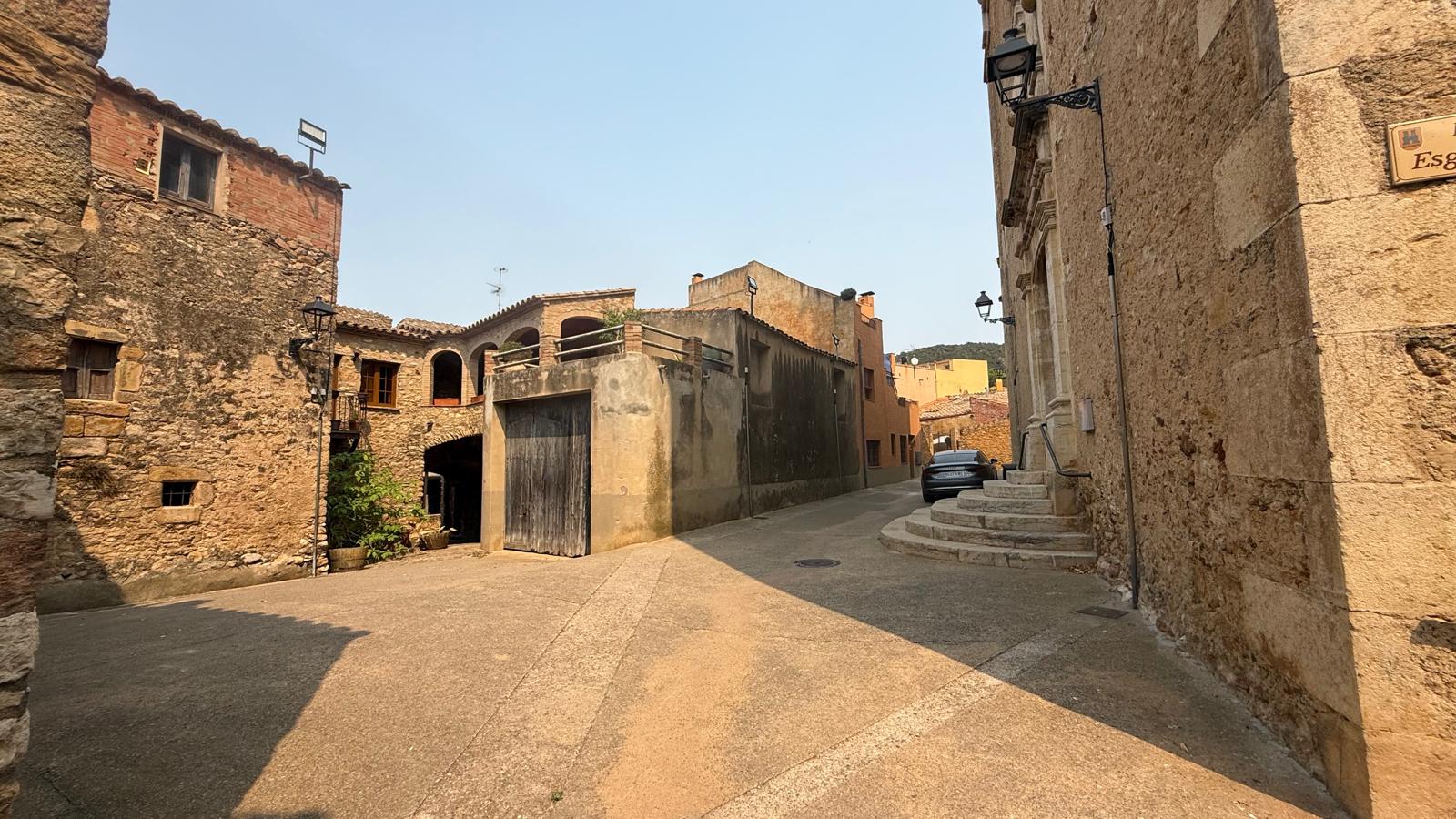 JOYA ARQUITECTÓNICA EN PLENO CORAZÓN DEL BAIX EMPORDÀ