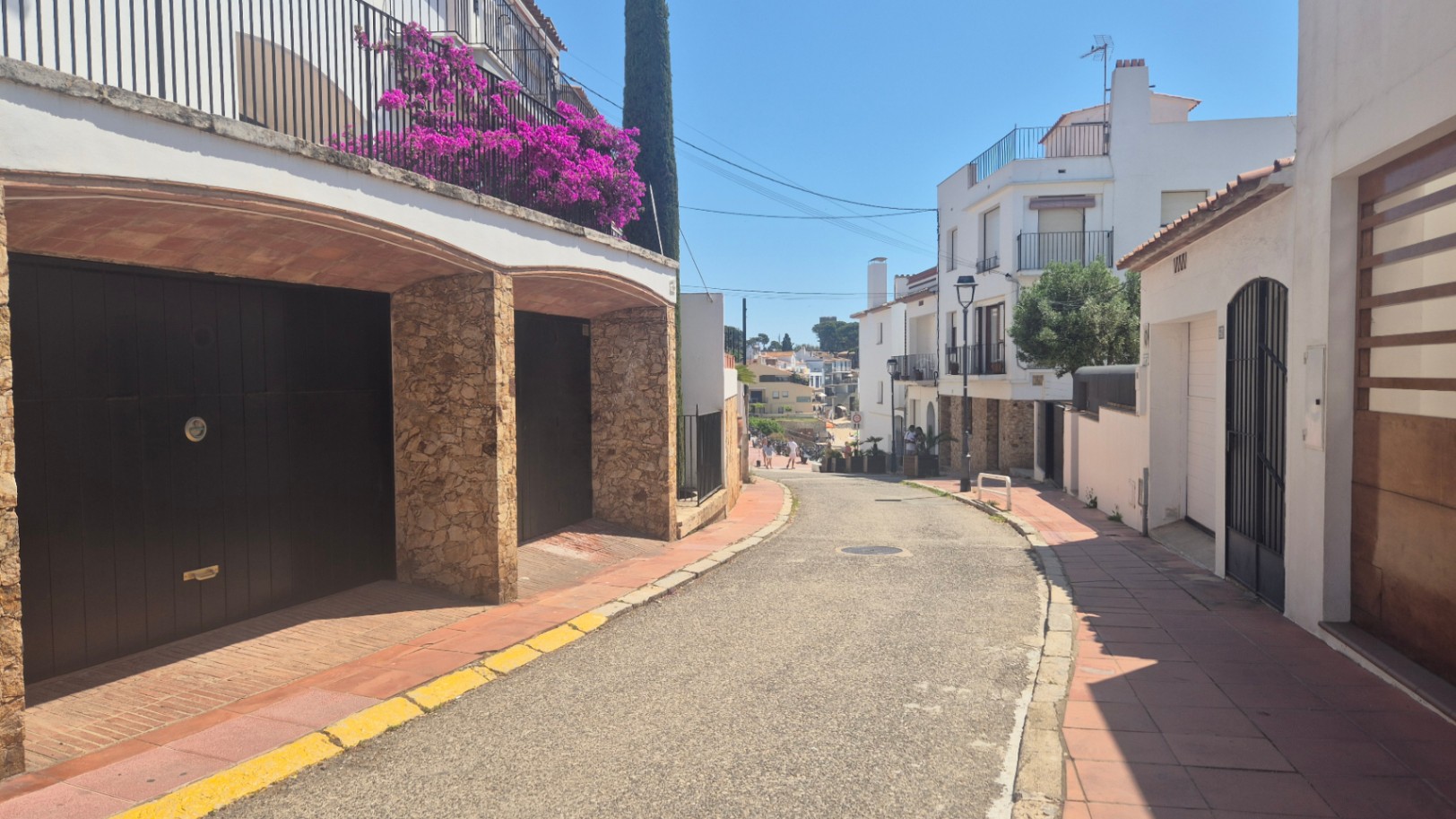 CASA DE PESCADORES CON JARDÍN EN VENTA A TAN SOLO 100 METROS DE LA PLATJA DEL CANADELL Y DEL PORT BO