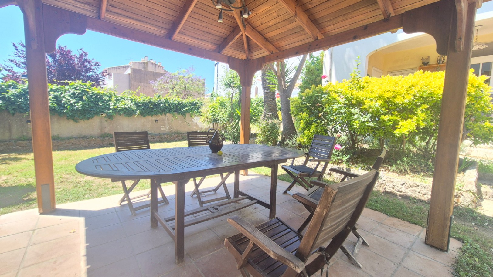 CASA DE PESCADORES CON JARDÍN EN VENTA A TAN SOLO 100 METROS DE LA PLATJA DEL CANADELL Y DEL PORT BO
