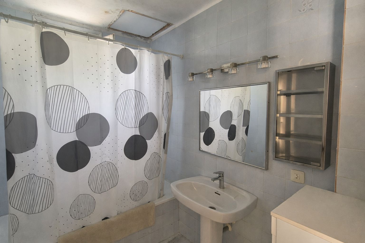 CASA DE PESCADORES CON JARDÍN EN VENTA A TAN SOLO 100 METROS DE LA PLATJA DEL CANADELL Y DEL PORT BO