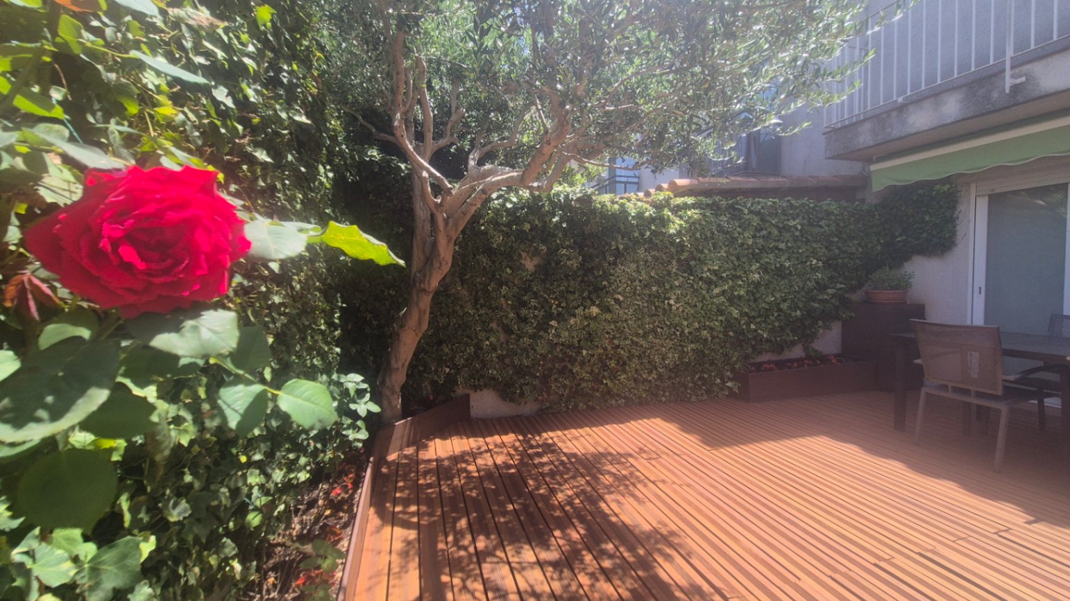 CASA CON JARDÍN Y PISCINA COMUNITARIA EN VENTA SITUADA EN EL CENTRO DE PALAFRUGELL, GIRONA, BAIX EMPORDÀ