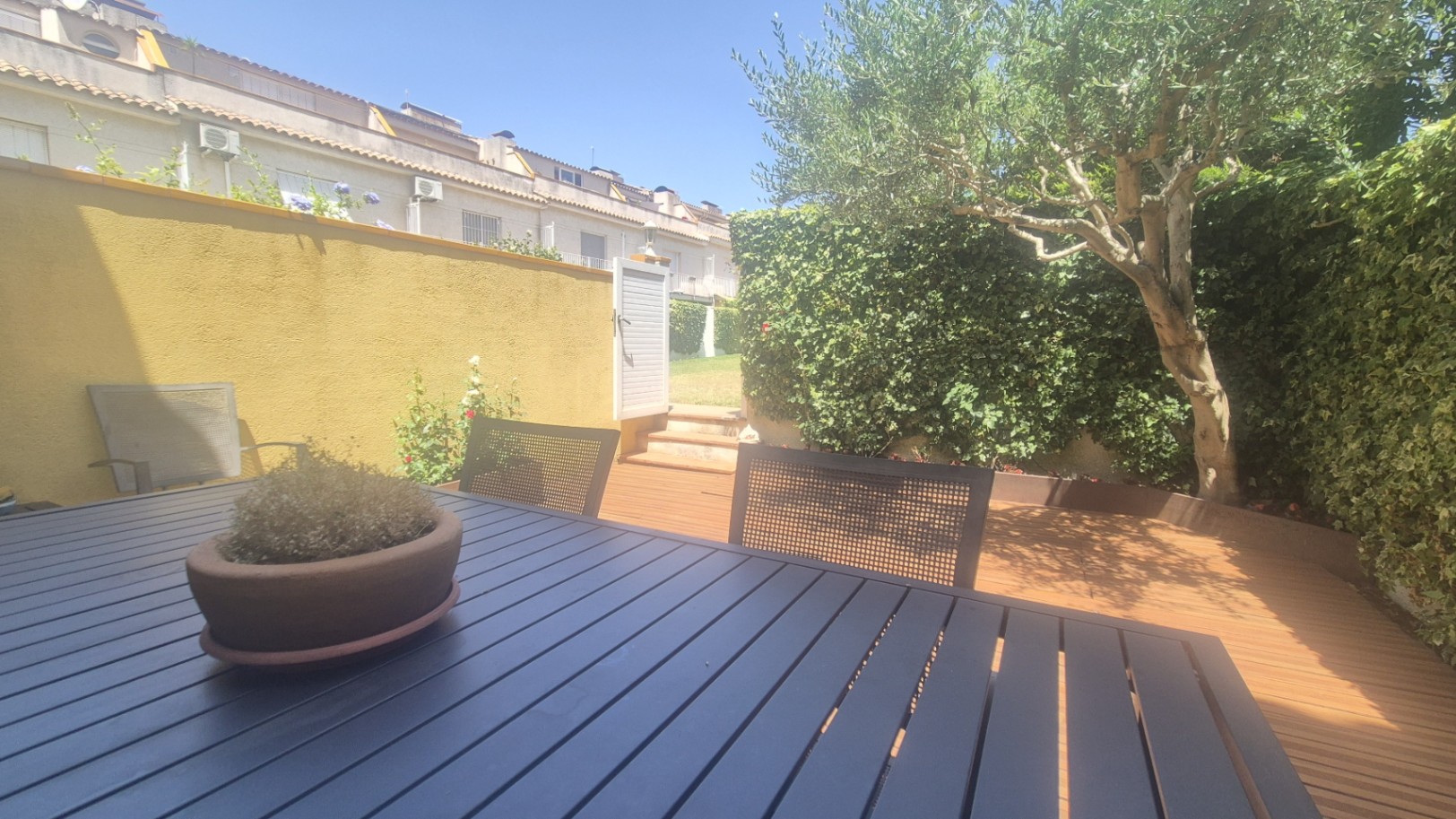 CASA CON JARDÍN Y PISCINA COMUNITARIA EN VENTA SITUADA EN EL CENTRO DE PALAFRUGELL, GIRONA, BAIX EMPORDÀ