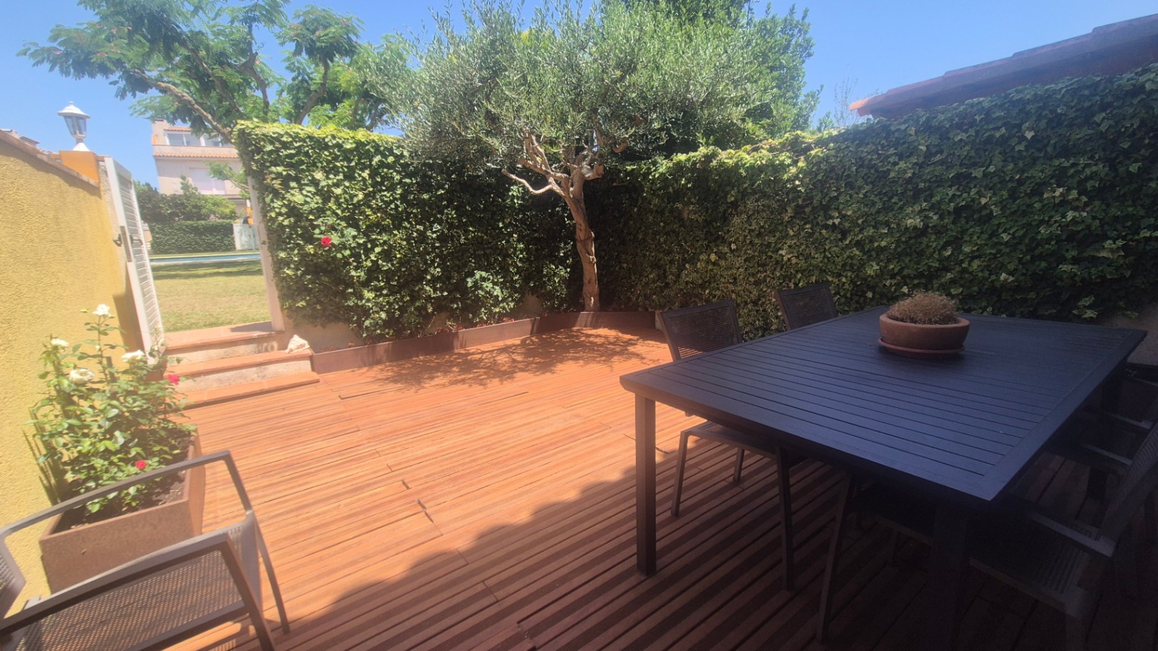 CASA CON JARDÍN Y PISCINA COMUNITARIA EN VENTA SITUADA EN EL CENTRO DE PALAFRUGELL, GIRONA, BAIX EMPORDÀ