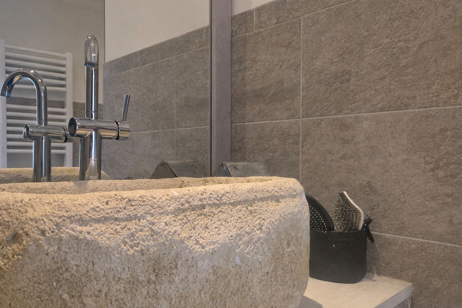 APARTAMENTO EN PLANTA BAJA EN VENTA CON JARDÍN PRIVADO Y PISCINA. SITUADO A 1 KM  DE LA PLAYA DE PALS, GIRONA, COSTA BRAVA.