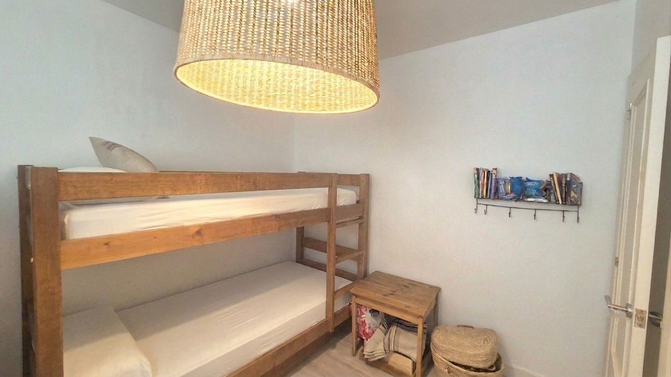 APARTAMENTO EN PLANTA BAJA EN VENTA CON JARDÍN PRIVADO Y PISCINA. SITUADO A 1 KM  DE LA PLAYA DE PALS, GIRONA, COSTA BRAVA.