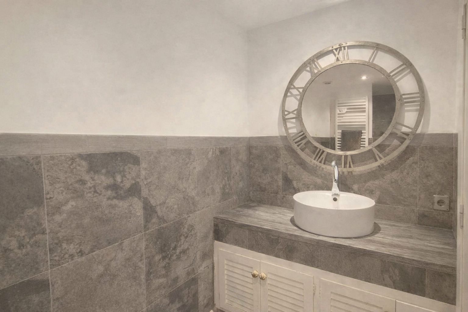 APARTAMENTO EN PLANTA BAJA EN VENTA CON JARDÍN PRIVADO Y PISCINA. SITUADO A 1 KM  DE LA PLAYA DE PALS, GIRONA, COSTA BRAVA.
