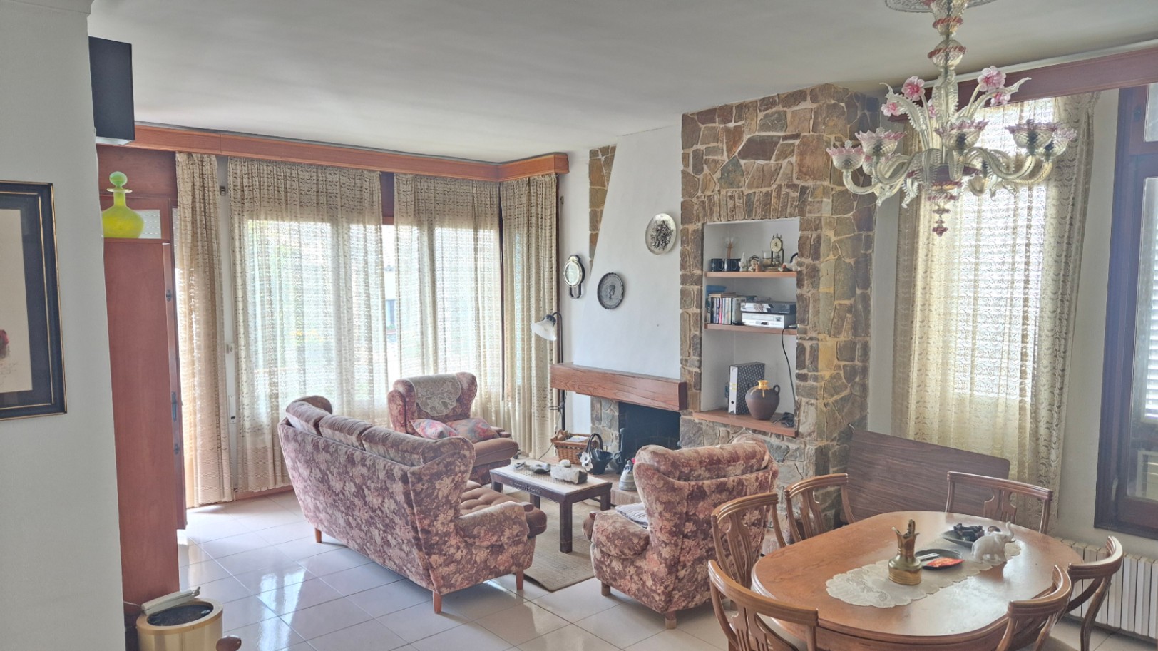 CASA EN VENTA CON GARAJE Y JARDÍN EN EL CENTRO DE PALAFRUGELL