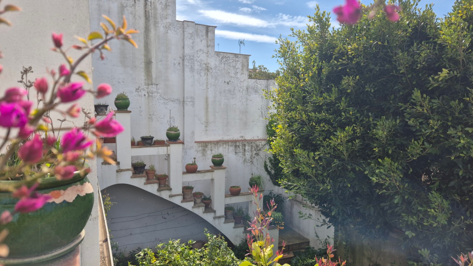 CASA EN VENTA CON GARAJE Y JARDÍN EN EL CENTRO DE PALAFRUGELL