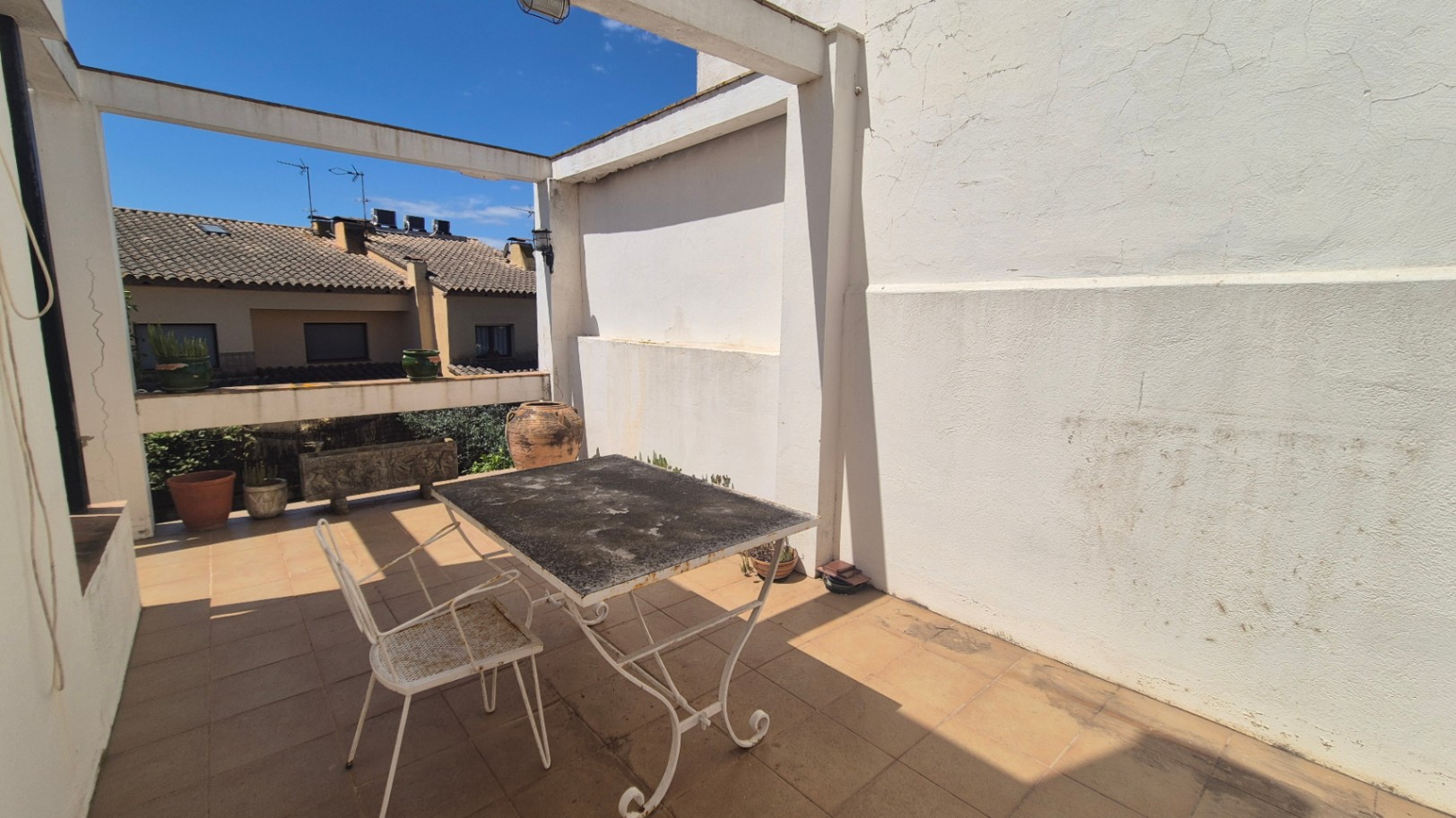 CASA EN VENTA CON GARAJE Y JARDÍN EN EL CENTRO DE PALAFRUGELL