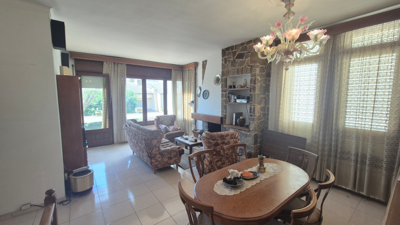 CASA EN VENTA CON GARAJE Y JARDÍN EN EL CENTRO DE PALAFRUGELL