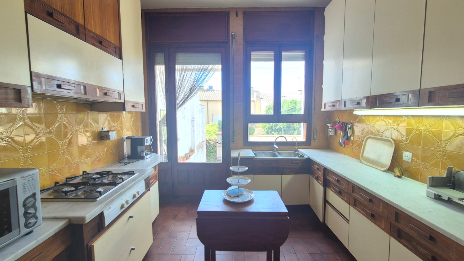 CASA EN VENTA CON GARAJE Y JARDÍN EN EL CENTRO DE PALAFRUGELL
