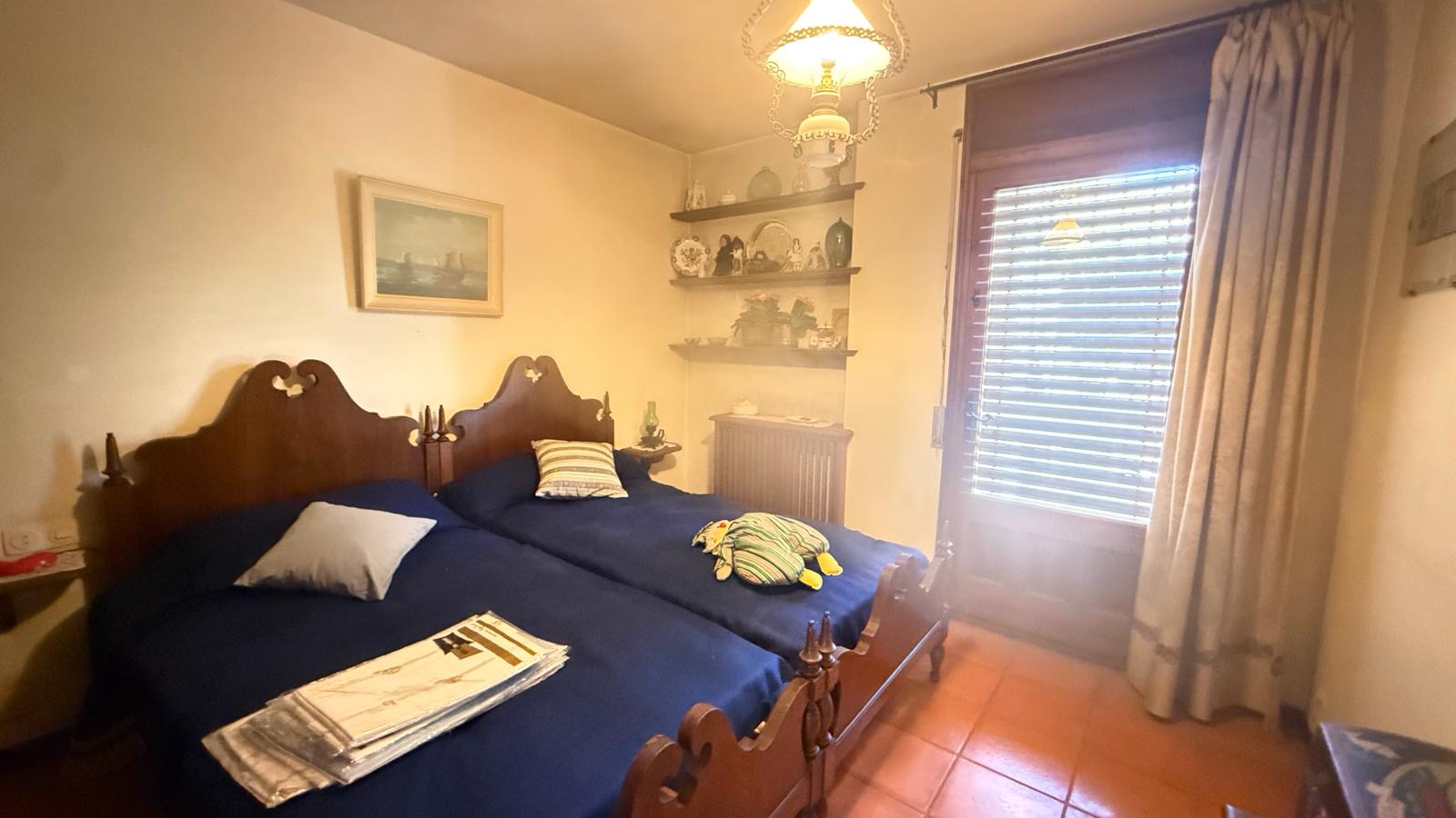 CASA EN VENTA CON GARAJE Y JARDÍN EN EL CENTRO DE PALAFRUGELL