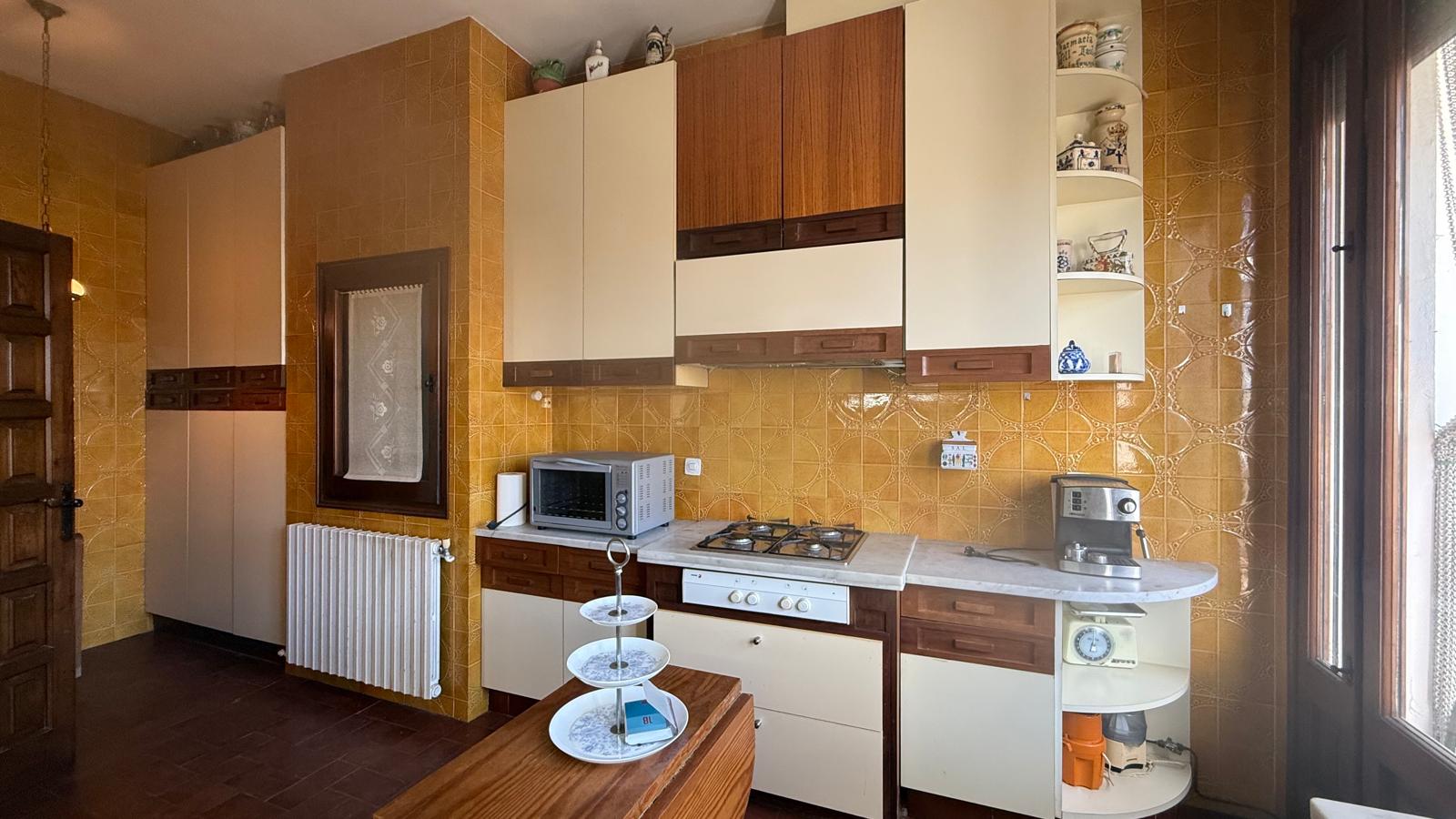 CASA EN VENTA CON GARAJE Y JARDÍN EN EL CENTRO DE PALAFRUGELL