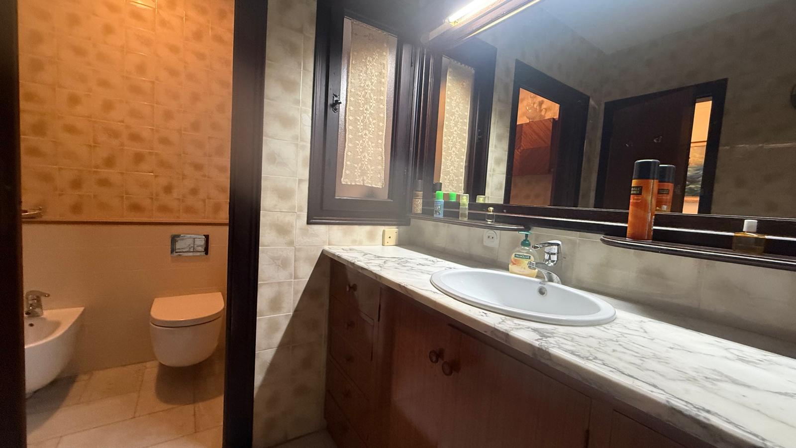 CASA EN VENTA CON GARAJE Y JARDÍN EN EL CENTRO DE PALAFRUGELL