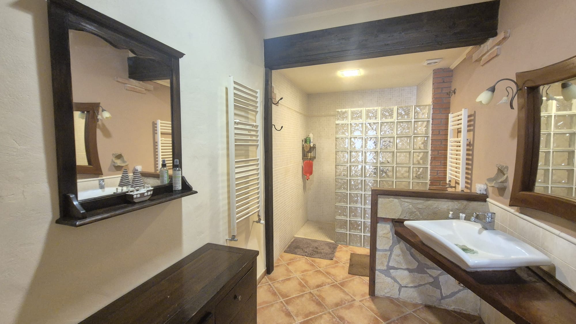 CASA DE PUEBLO CON PATIO EN VENTA A PIE DEL CASCO ANTIGUO DE PALS, BAIX EMPORDÀ
