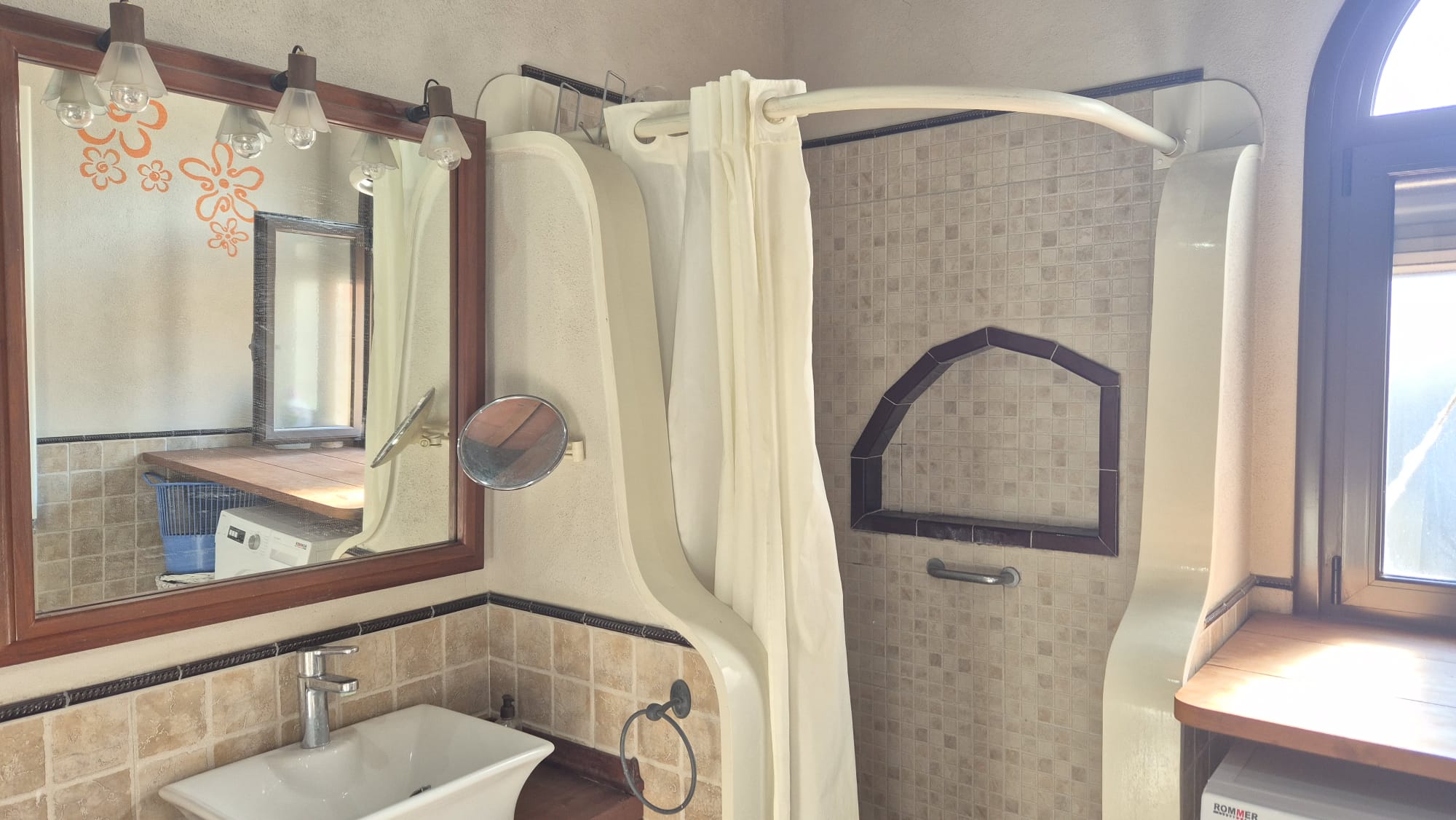 CASA DE PUEBLO CON PATIO EN VENTA A PIE DEL CASCO ANTIGUO DE PALS, BAIX EMPORDÀ