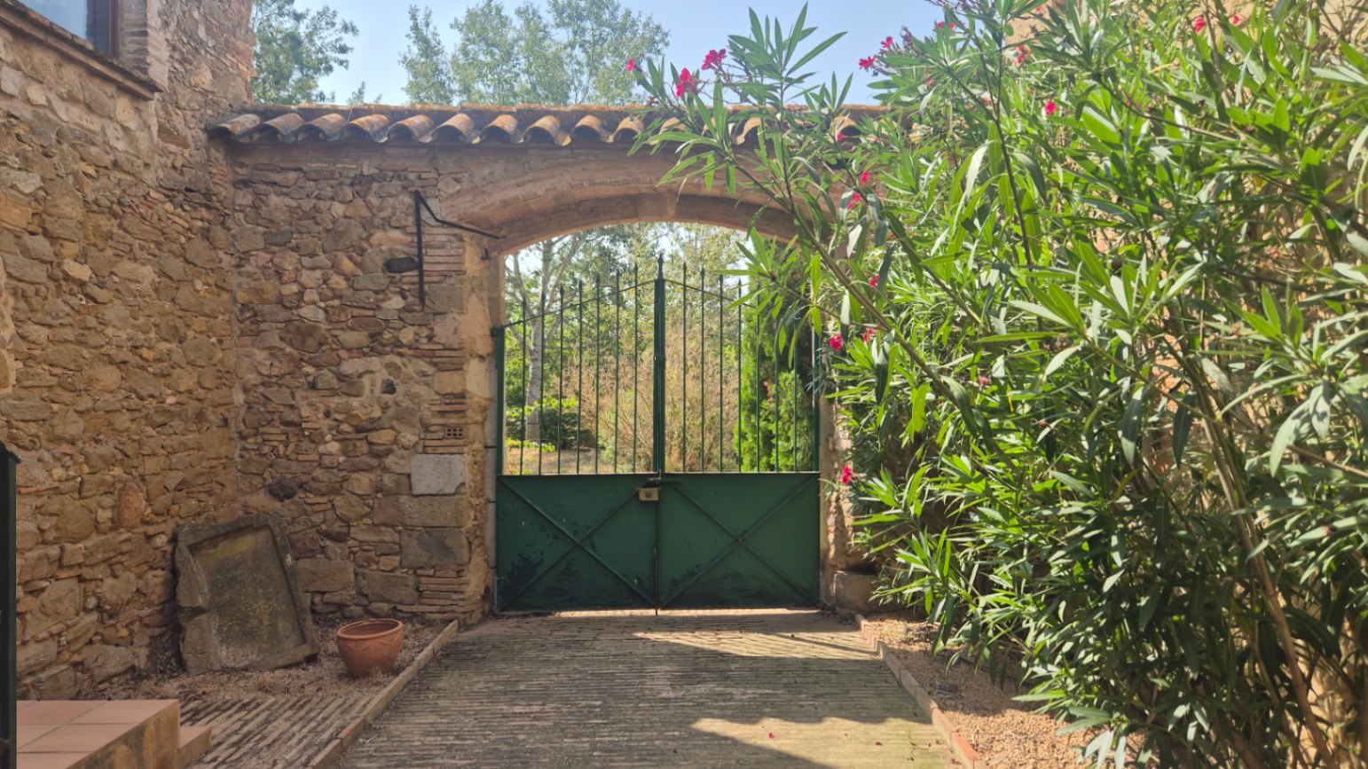 Venta de Masía en Verges, Baix Empordà, Girona de 600 m².