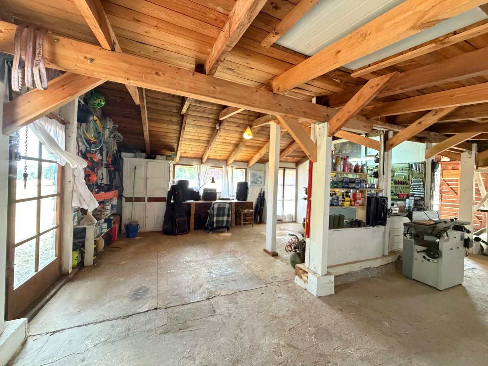 FINCA DE 71.160 M2 CON CASA DE CAMPO EN VENTA SITUADA EN RUPIÀ