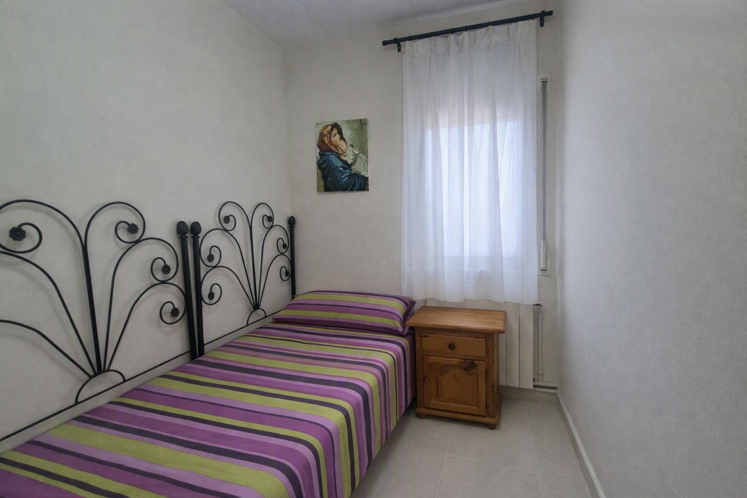 CASA EN VENTA, CON GARAJE, JARDÍN, TERRAZA Y PATIO, SITUADA EN  ZONA RESIDENCIAL
