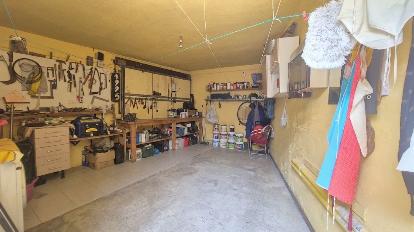 CASA DE PUEBLO HABITABLE, SEMI-ESQUINERA CON PATIO, TERRAZA Y GARAJE EN VENTA EN PALAFRUGELL