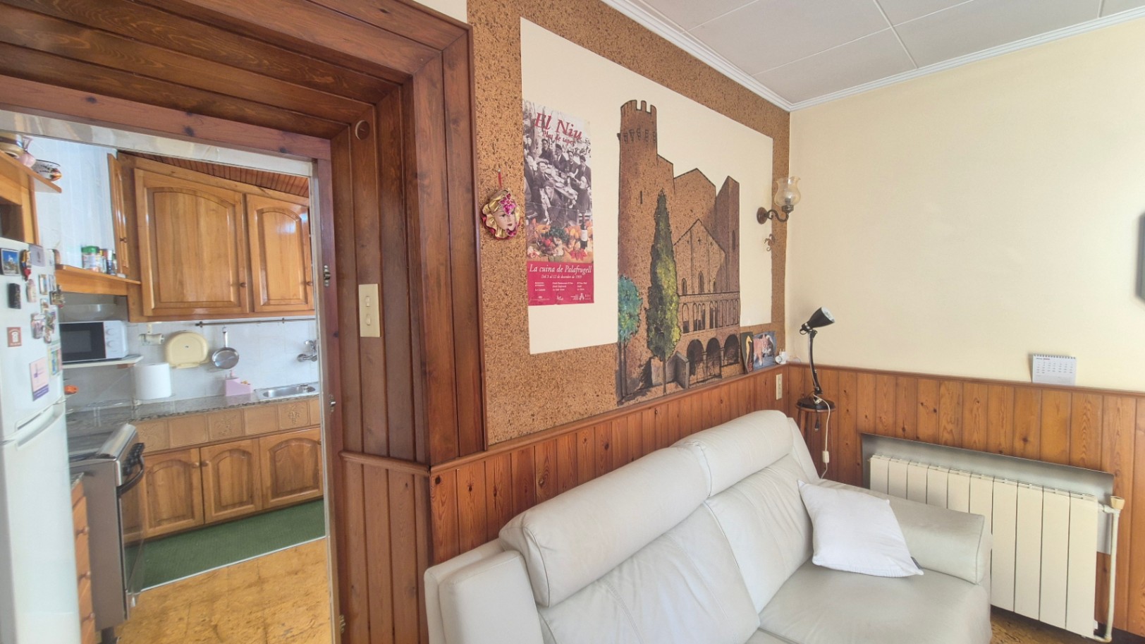 CASA DE PUEBLO HABITABLE, SEMI-ESQUINERA CON PATIO, TERRAZA Y GARAJE EN VENTA EN PALAFRUGELL