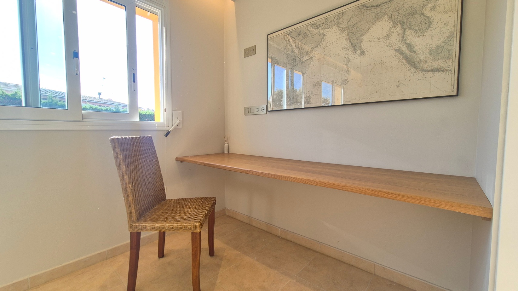 Casa con jardín y piscina comunitaria,  situada a pie del casco histórico de Pals, Girona, Baix Empordà.