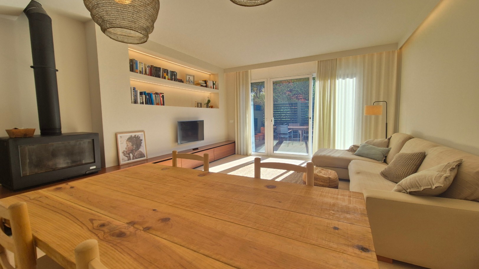 Casa con jardín y piscina comunitaria,  situada a pie del casco histórico de Pals, Girona, Baix Empordà.