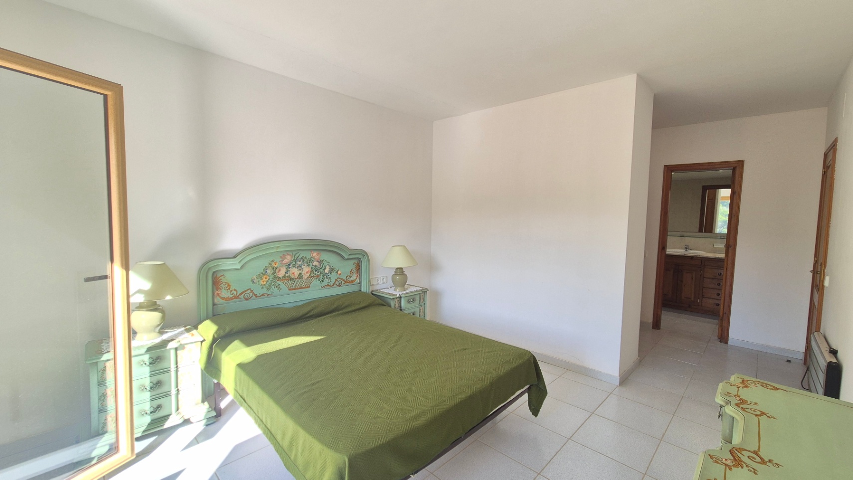 FANTÁSTICO CHALET A CUATRO VIENTOS, SITUADO MUY CERCA DE LA PLAYA DE TAMARIU