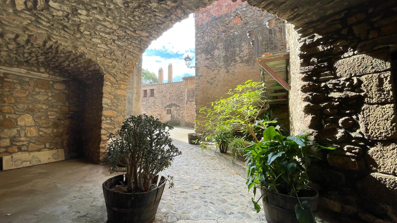 JOYA ARQUITECTÓNICA EN PLENO CORAZÓN DEL BAIX EMPORDÀ