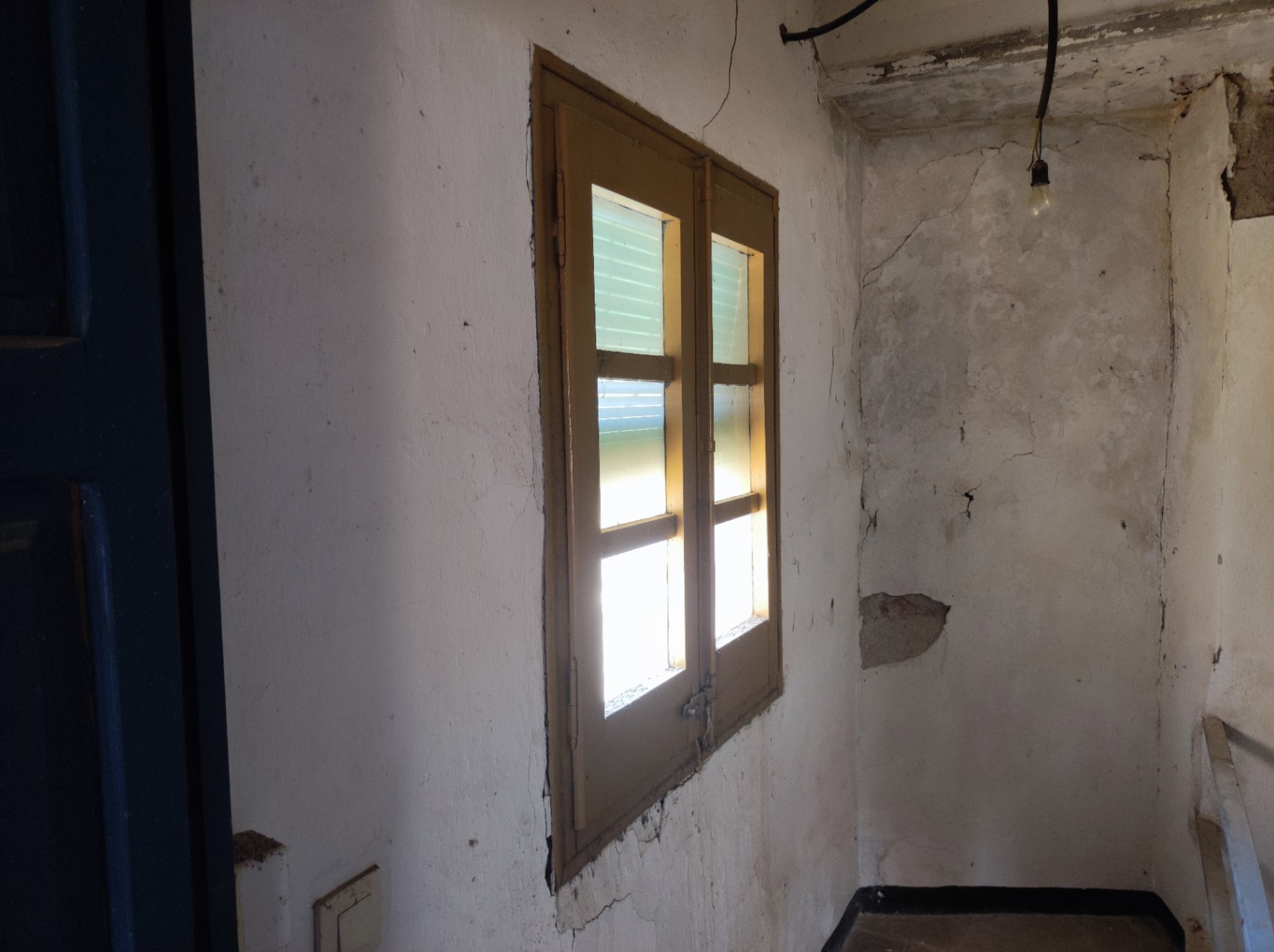 Casa de pueblo a restaurar en venta, con patio y terraza con amplias vistas, situada en Albons, Girona, Baix Empordà