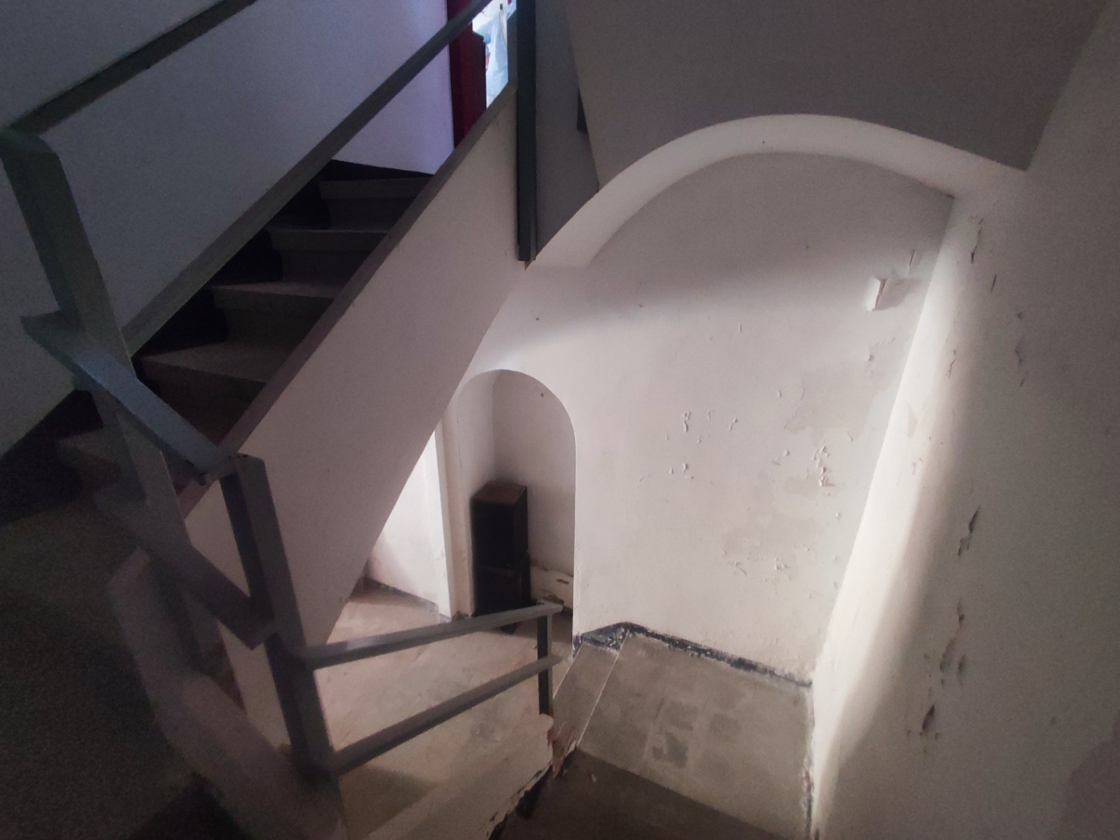 Casa de pueblo a restaurar en venta, con patio y terraza con amplias vistas, situada en Albons, Girona, Baix Empordà