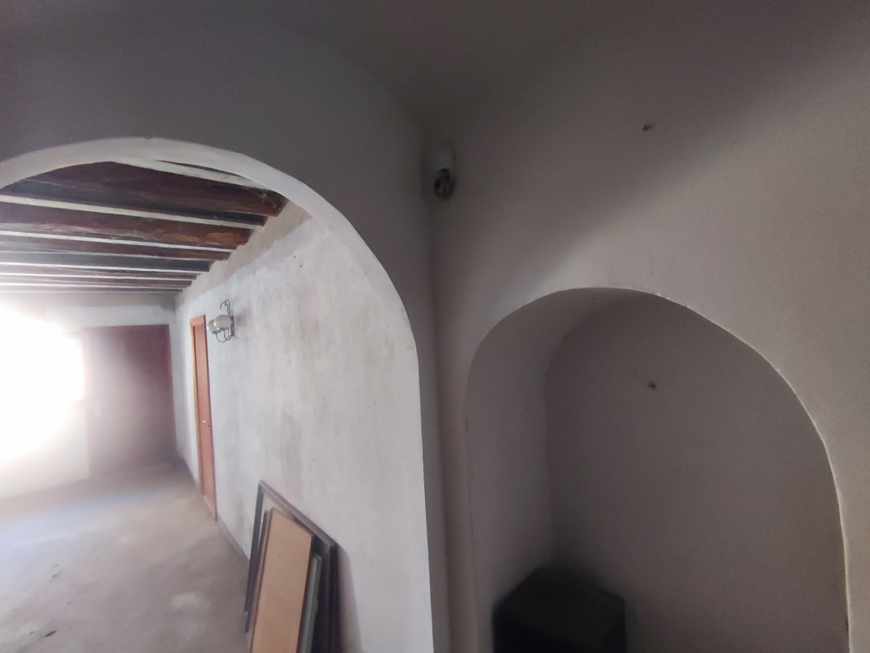 Casa de pueblo a restaurar en venta, con patio y terraza con amplias vistas, situada en Albons, Girona, Baix Empordà