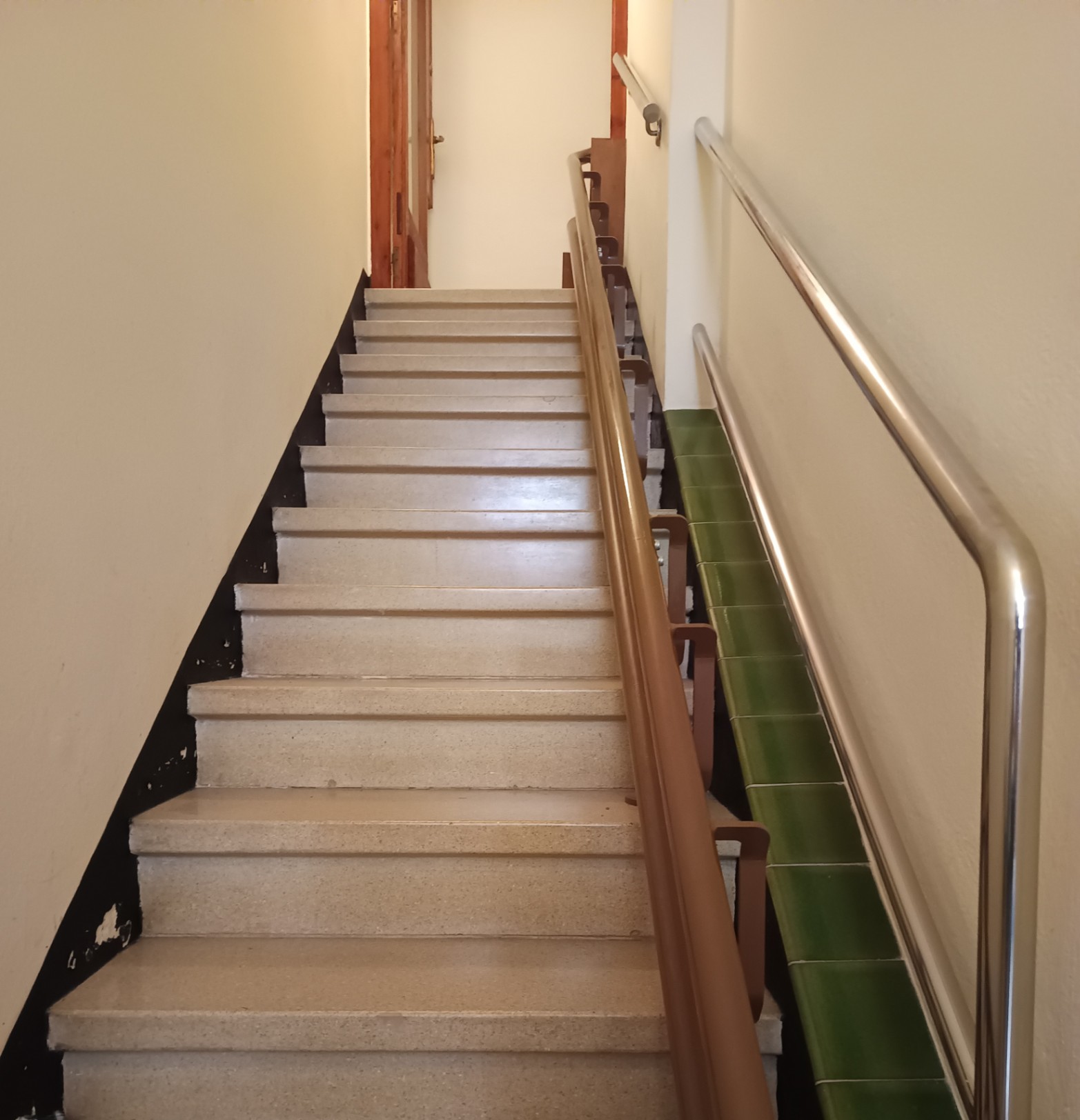 Casa de pueblo en venta, con gran jardín, varias terrazas y local comercial -  Centro de Palafrugell, Girona, Baix Empordà.