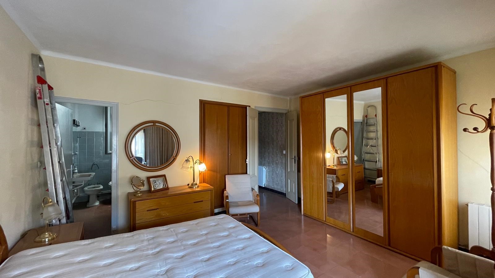 Casa de pueblo en venta, con gran jardín, varias terrazas y local comercial -  Centro de Palafrugell, Girona, Baix Empordà.
