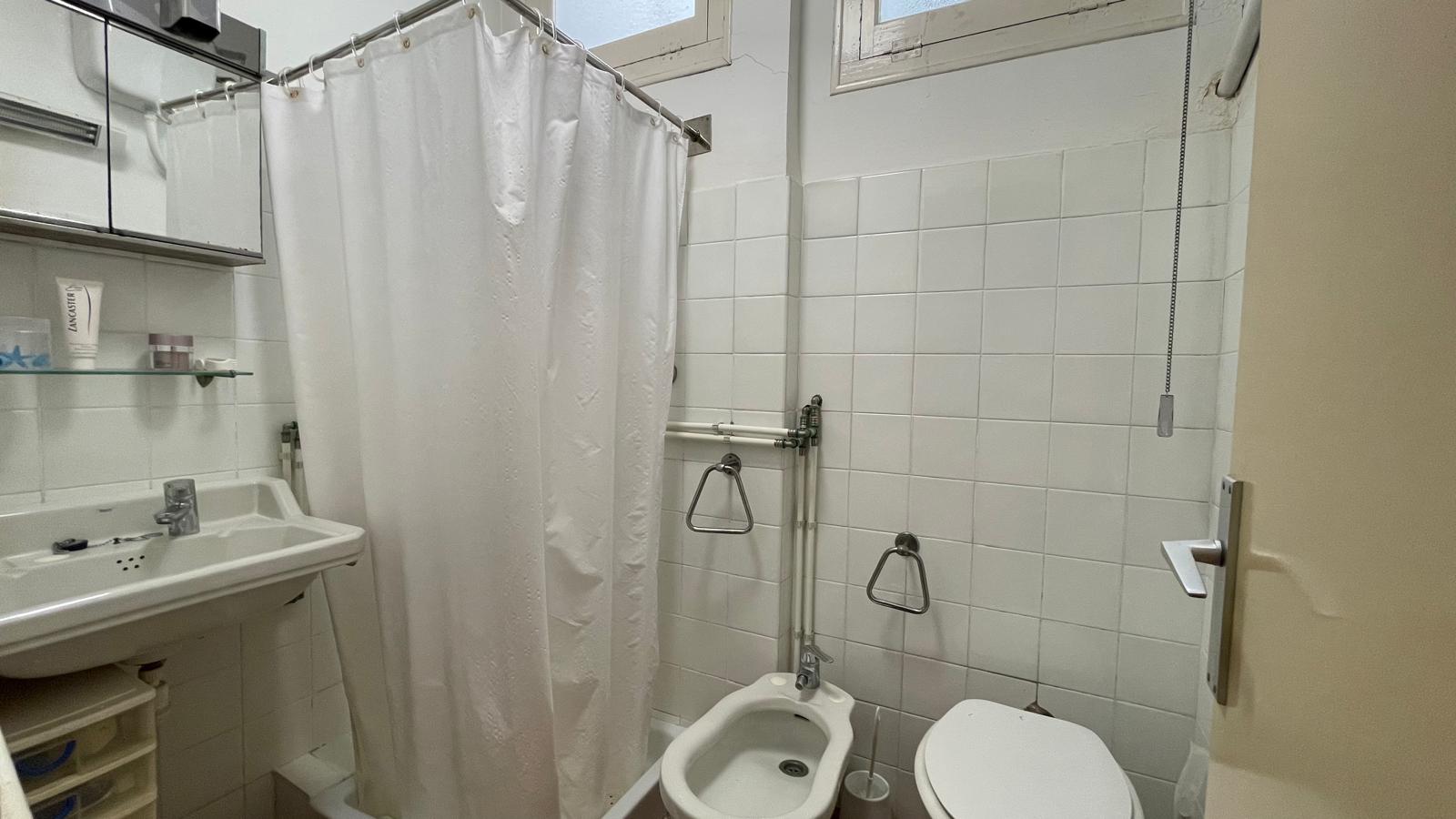 Casa de pueblo en venta, con gran jardín, varias terrazas y local comercial -  Centro de Palafrugell, Girona, Baix Empordà.