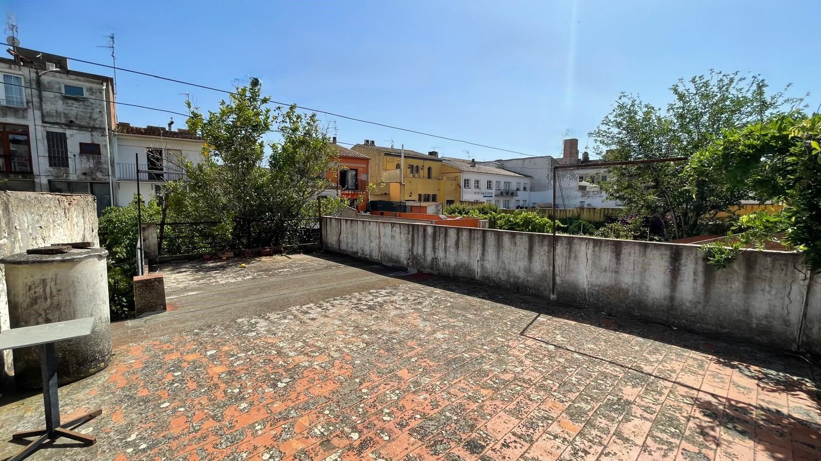 Casa de pueblo en venta, con gran jardín, varias terrazas y local comercial -  Centro de Palafrugell, Girona, Baix Empordà.