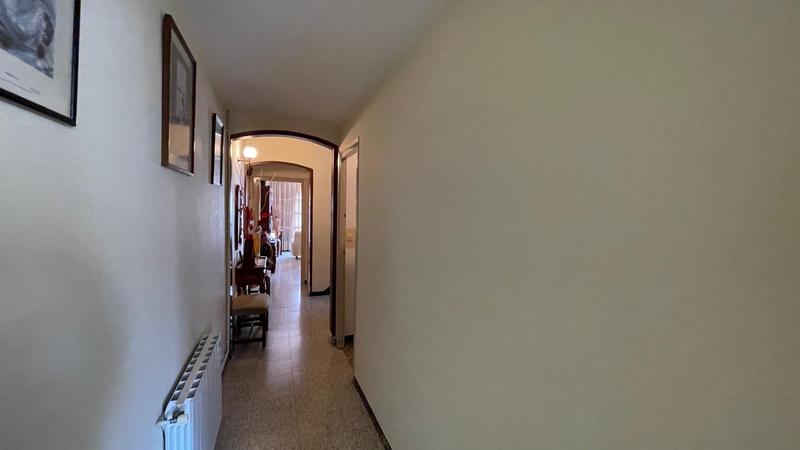Casa de pueblo en venta, con gran jardín, varias terrazas y local comercial -  Centro de Palafrugell, Girona, Baix Empordà.