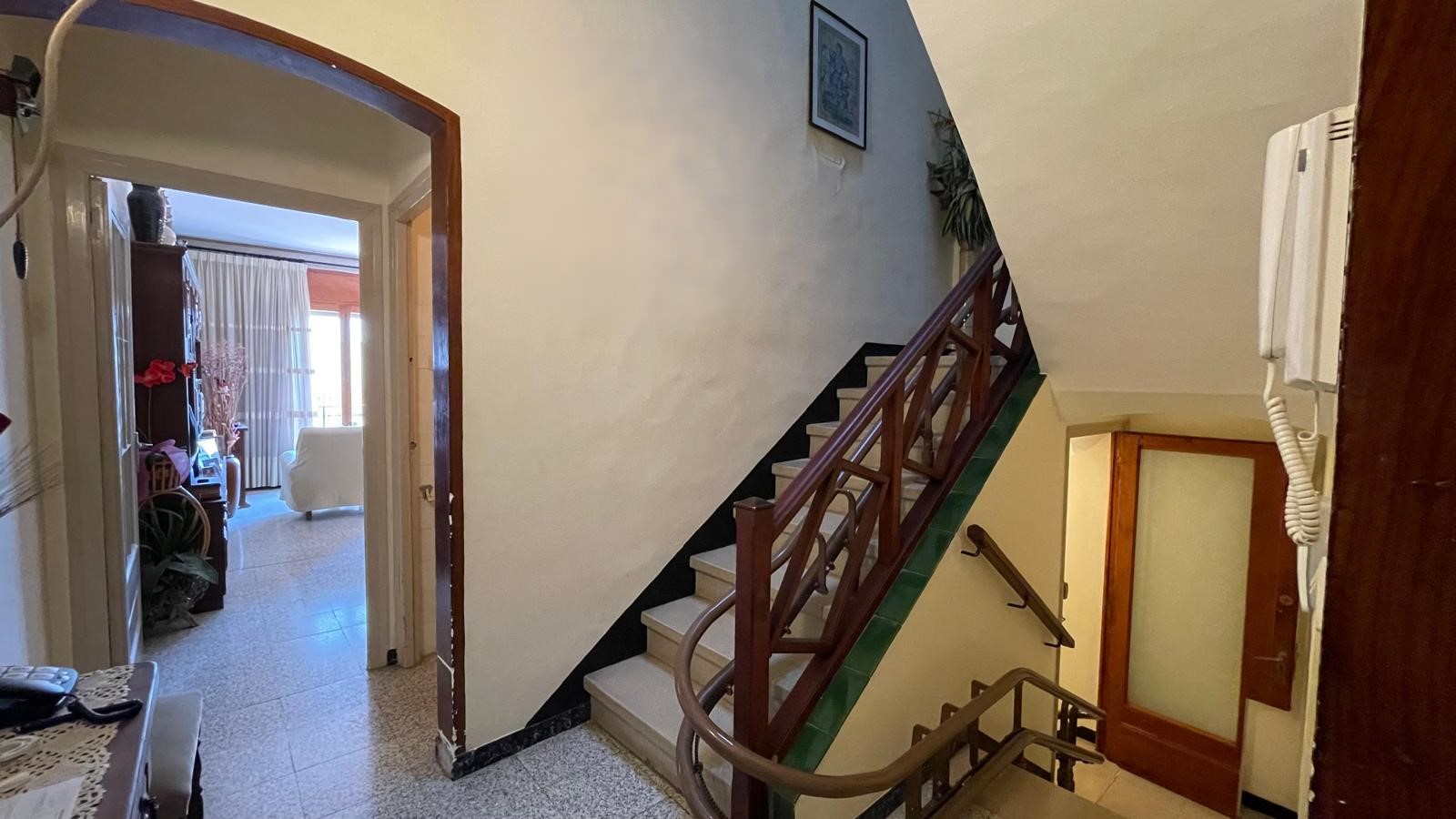 Casa de pueblo en venta, con gran jardín, varias terrazas y local comercial -  Centro de Palafrugell, Girona, Baix Empordà.