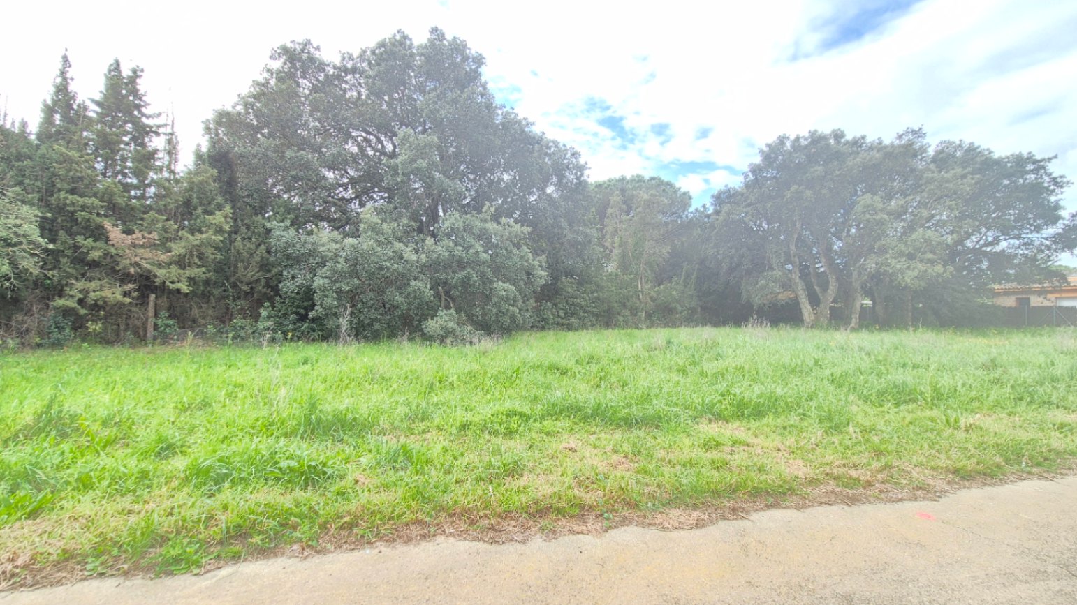 Solar urbano en venta situado en una exclusiva urbanización residencial de Mont-ràs, Girona, Baix Empordà